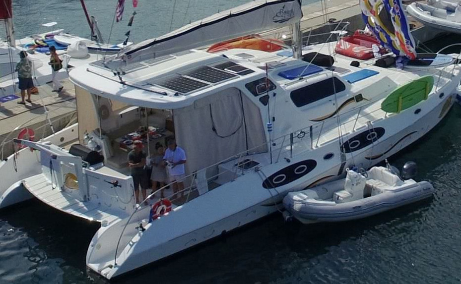 MANNA: 53′ Royal Cape catamaran